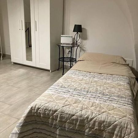 Apartamento Center And Station Bari Exterior foto